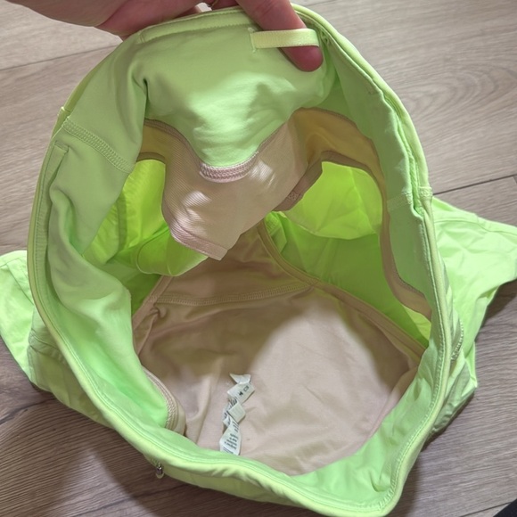 Lululemon Speed Up Short *2.5" Lime Green Size 6 Lined - Picture 5 of 5